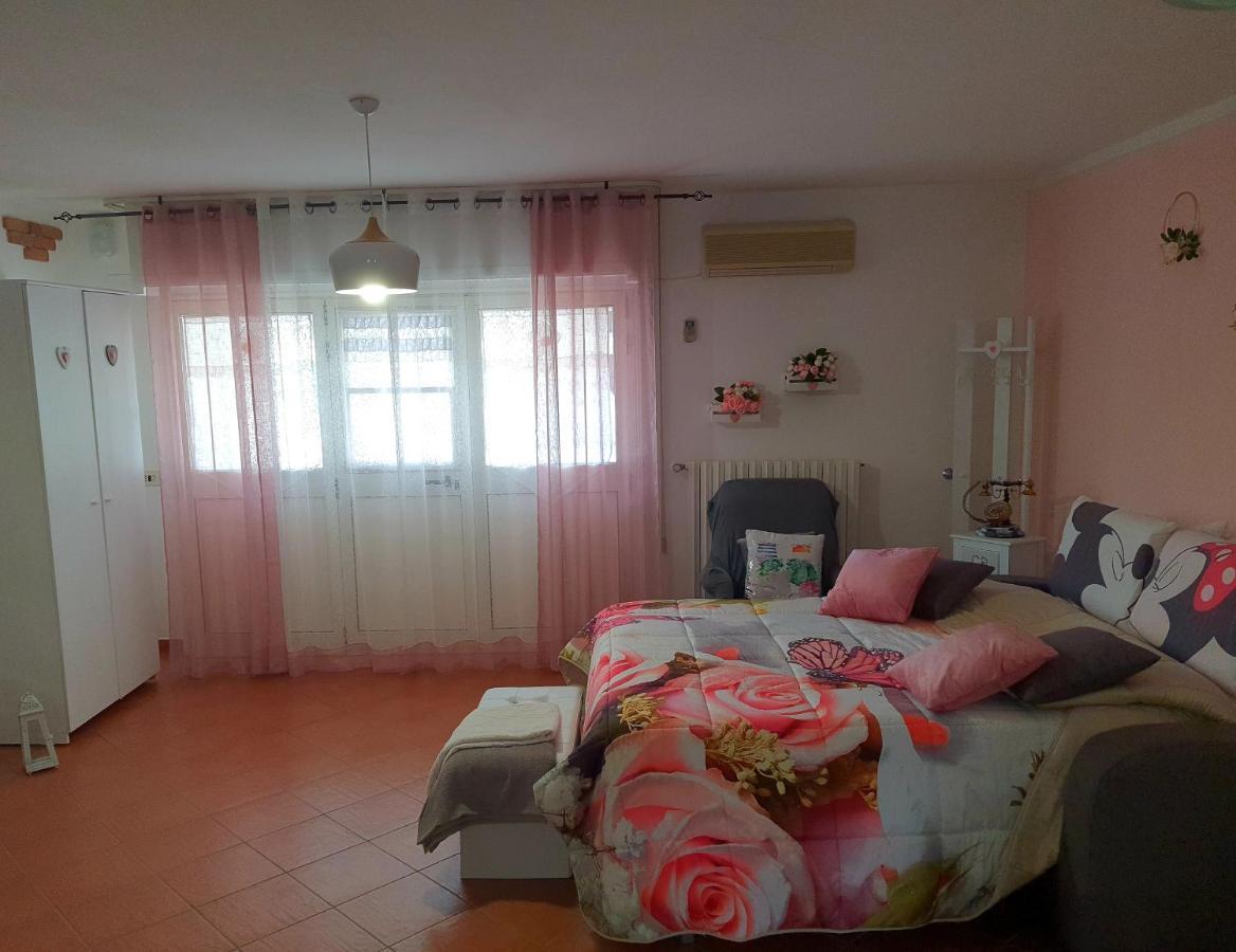 Shabby Chic Rooms Con Cucina E Giardino Privato Pomarico Экстерьер фото