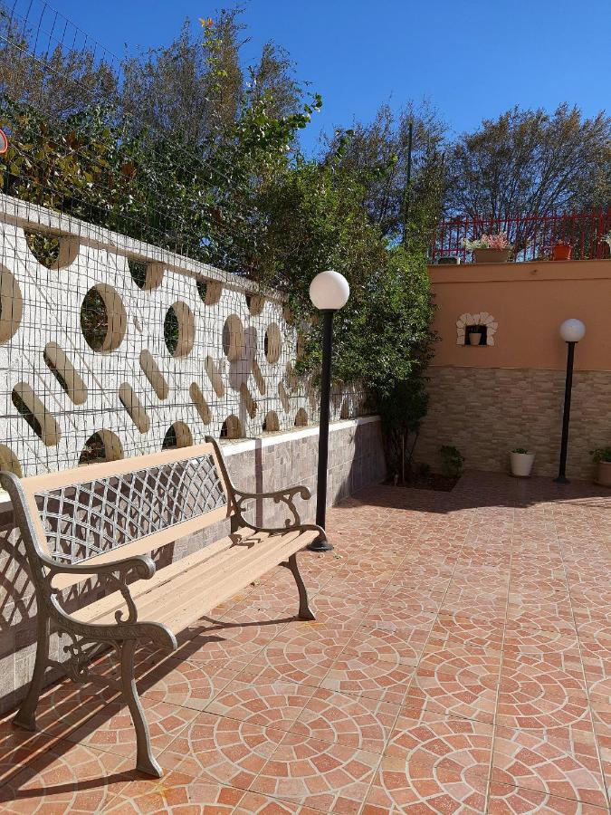 Shabby Chic Rooms Con Cucina E Giardino Privato Pomarico Экстерьер фото