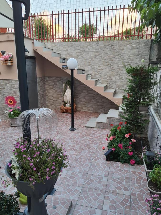 Shabby Chic Rooms Con Cucina E Giardino Privato Pomarico Экстерьер фото